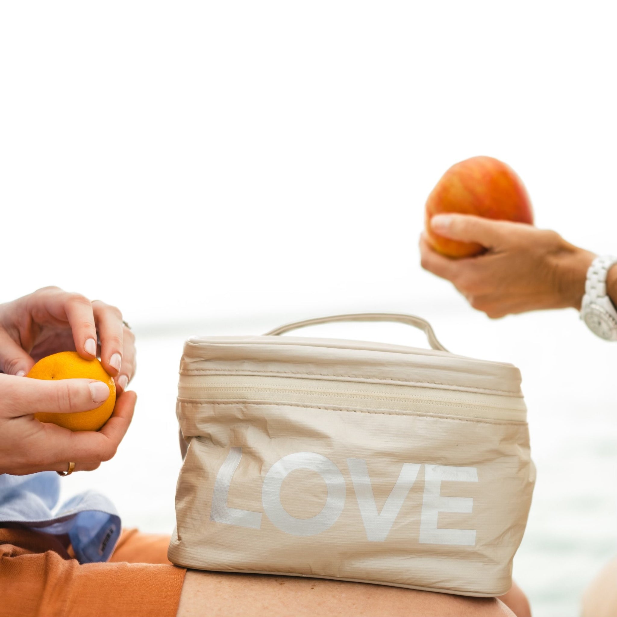 Lunchbox and Makeup Case Beige LOVE