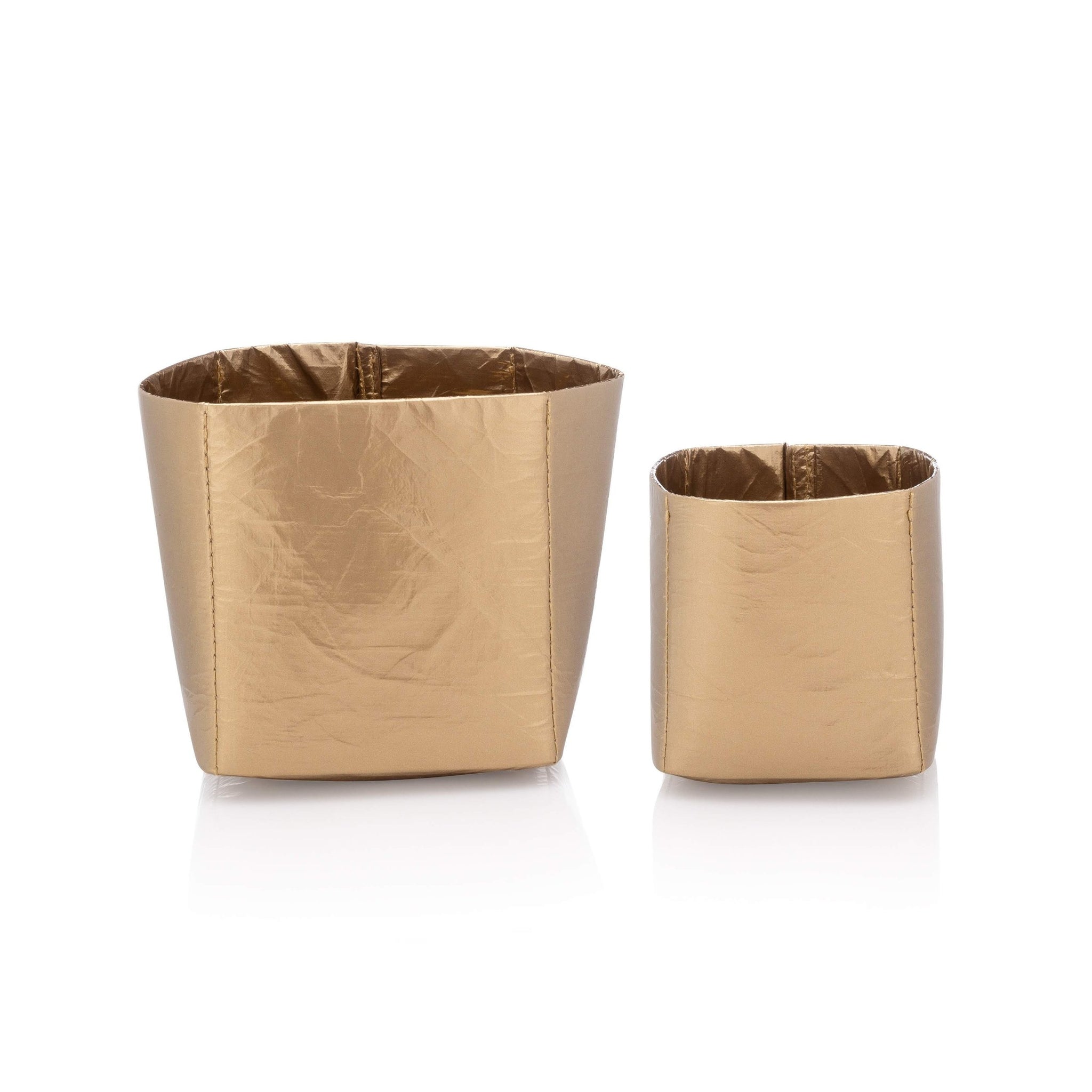 Set of two square travel cups in gold