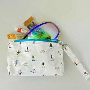 Skiers with Goggles print on wristlet zipper pouch